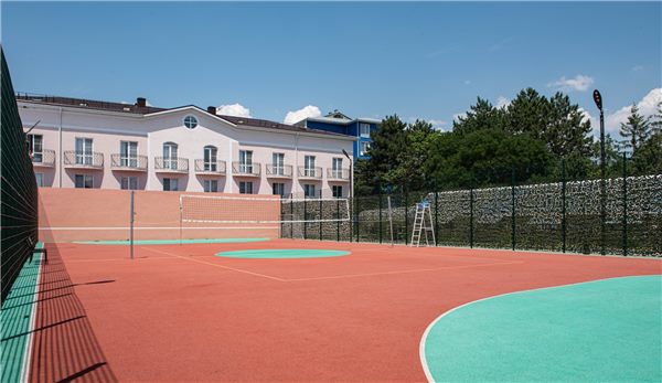 Спортивные площадки и фитнес-центр отеля «Ривьера» — фото 1